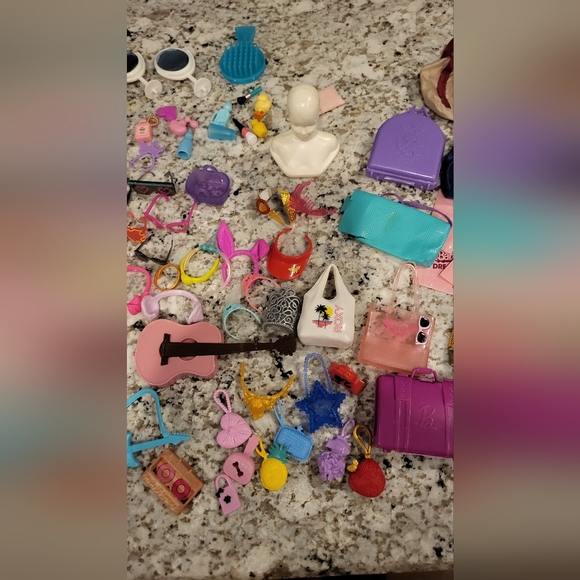 Barbie Accessories Assorted Set - Picture 4 of 5